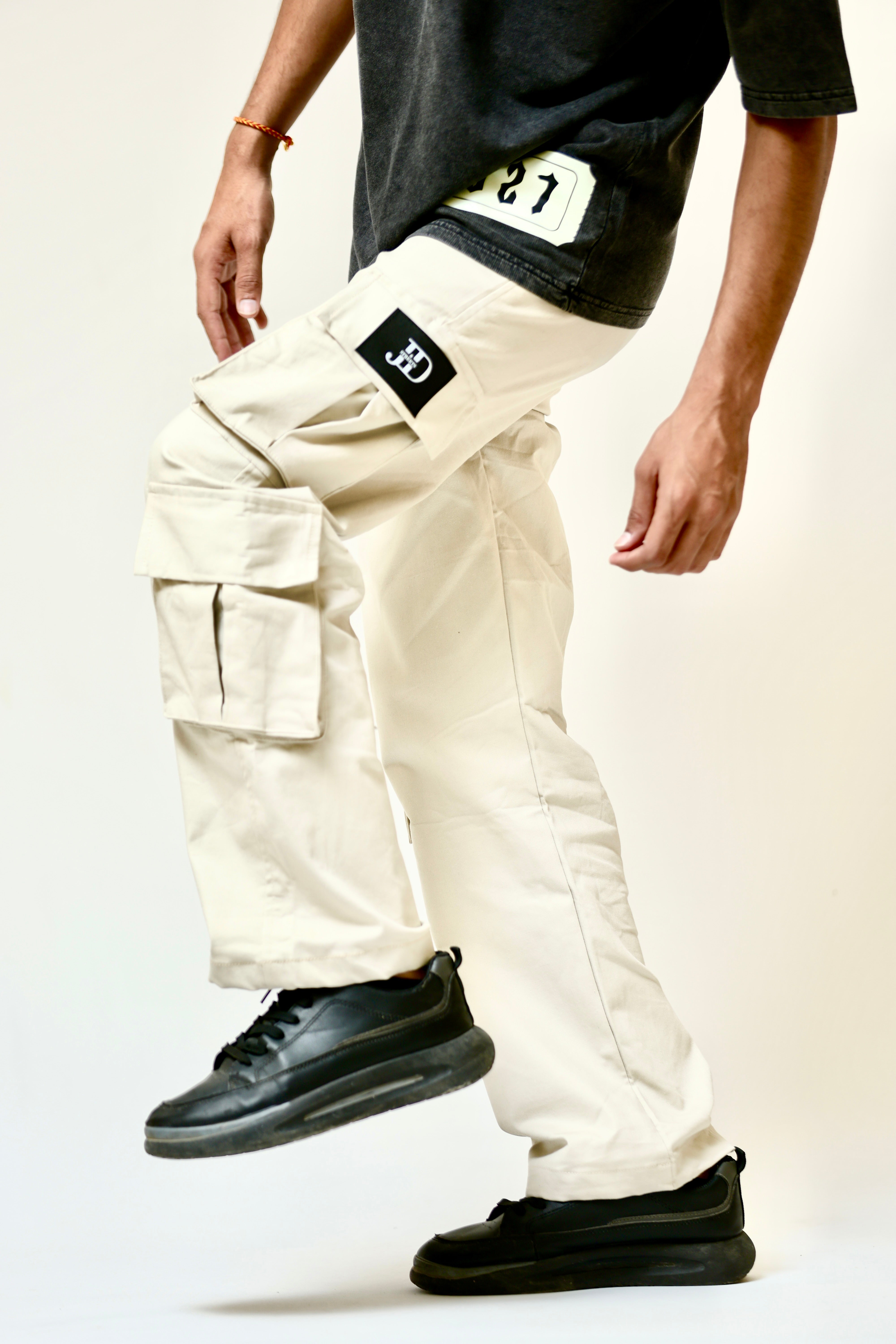 Relaxed Fits Cargo Trousers